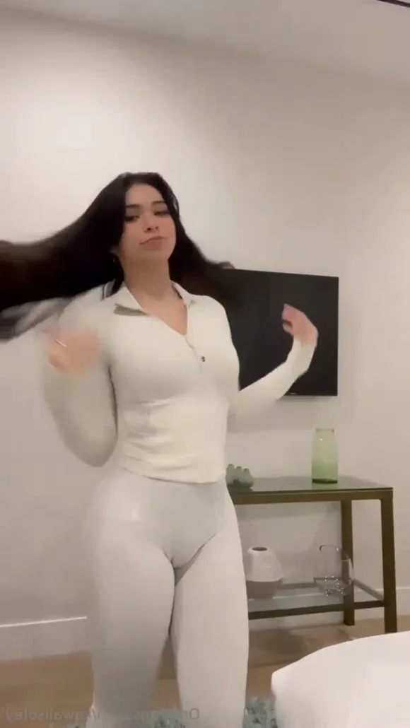 Kawaiisofey White Bodysuit Dance Pose OnlyFans Video Leaked