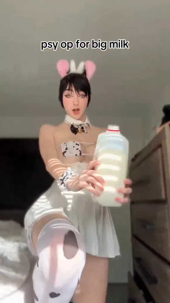 Kenalialuv Bunny Costume Milk Tease OnlyFans Video Leaked
