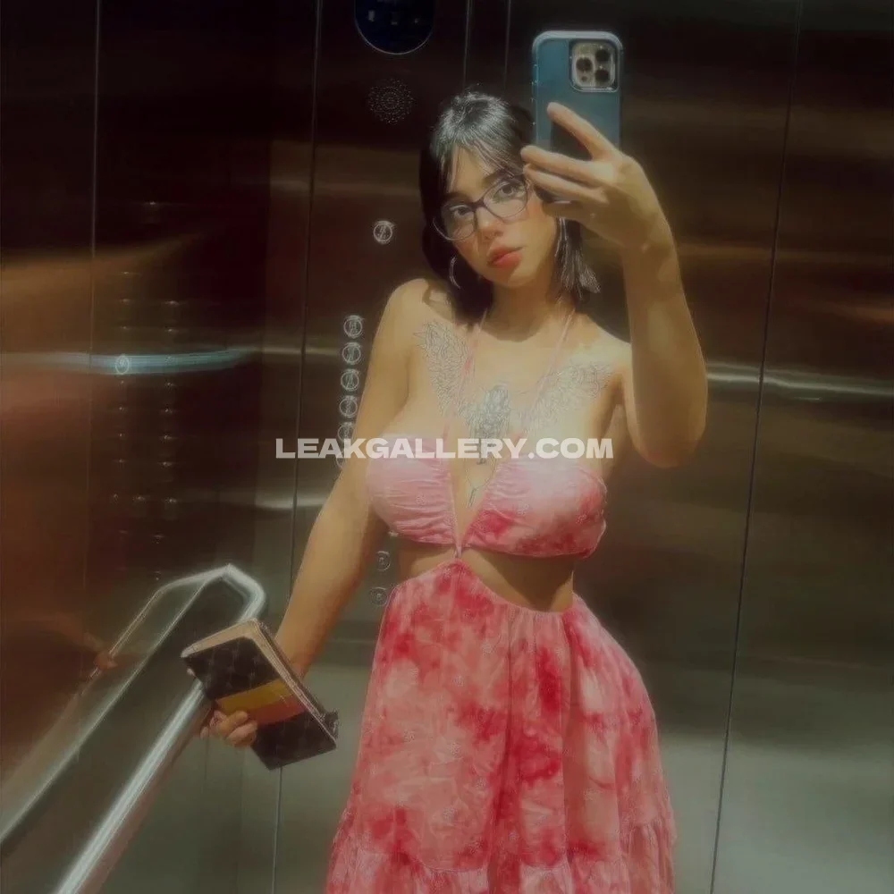 Key_chicaiza_ Pink Tie-Dye Bra Selfie OnlyFans Photo Leaked