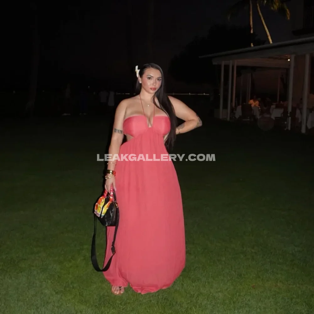 Kileylynn_ Strapless Dress Outdoor Pose OnlyFans Photo Leaked