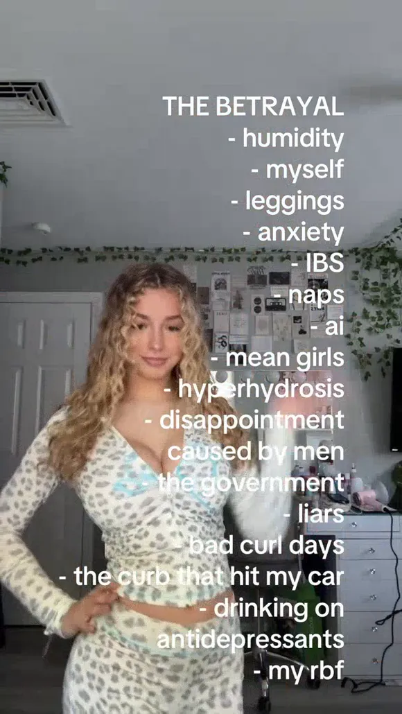 Kirapregiato Leopard Print Crop Top OnlyFans Video Leaked