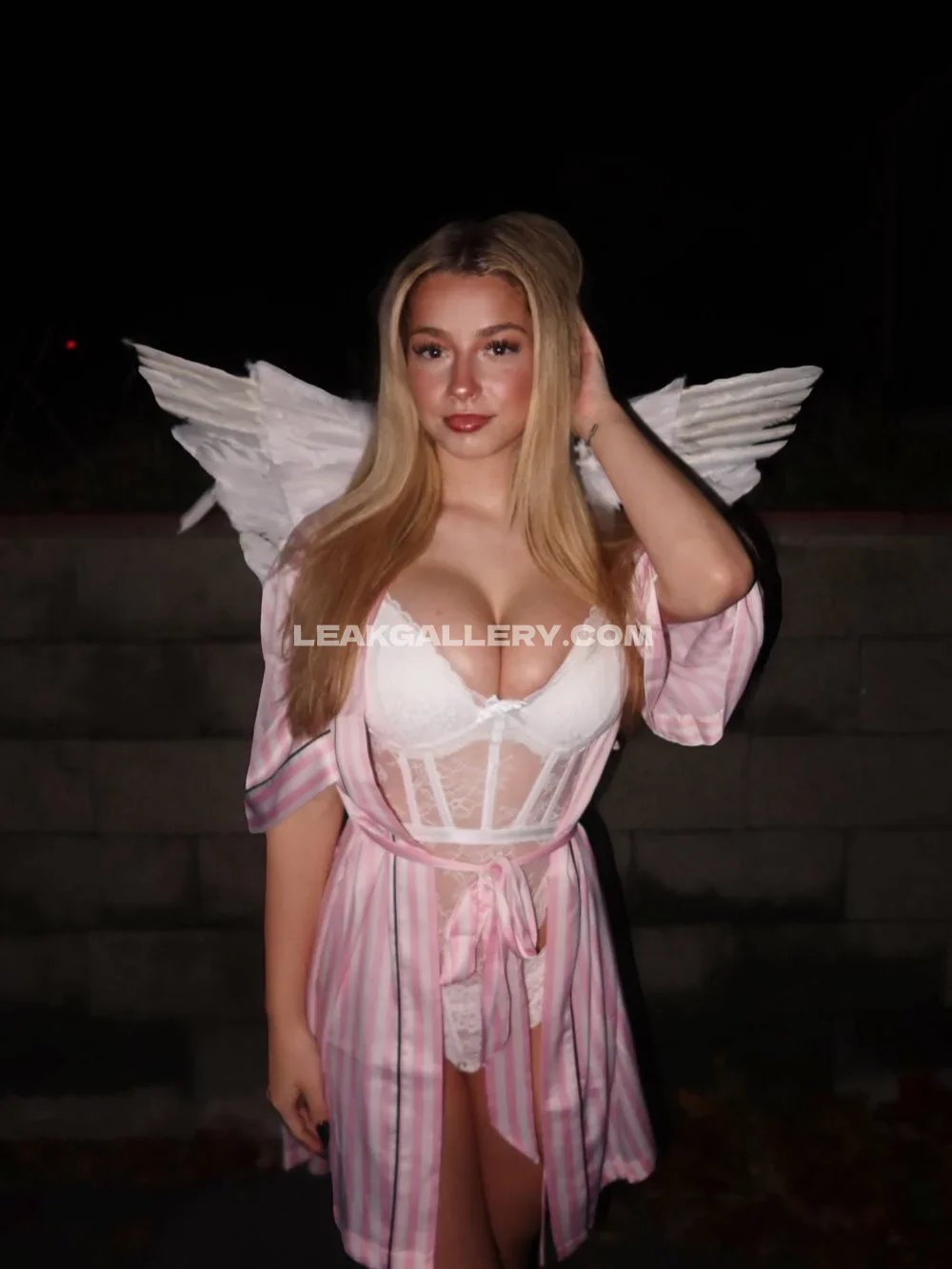 Kira Pregiato Angel Wings Lingerie Pose OnlyFans Photo Leaked