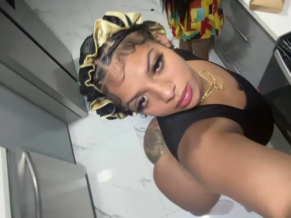 Kkvsh Selfie With Hair Bonnet OnlyFans Video Leaked