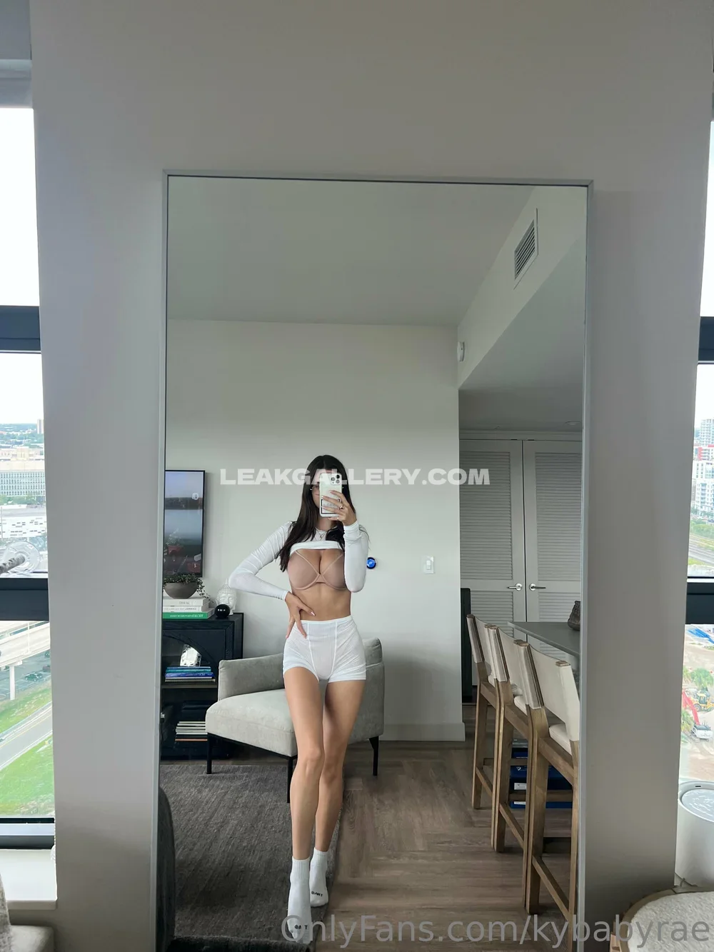 Kybabyraee Mirror Selfie In White Bodysuit OnlyFans Photo Leaked