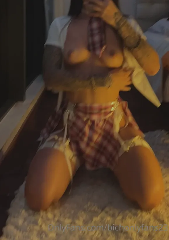 Labarigozzi Plaid Skirt Tease OnlyFans Video Leaked
