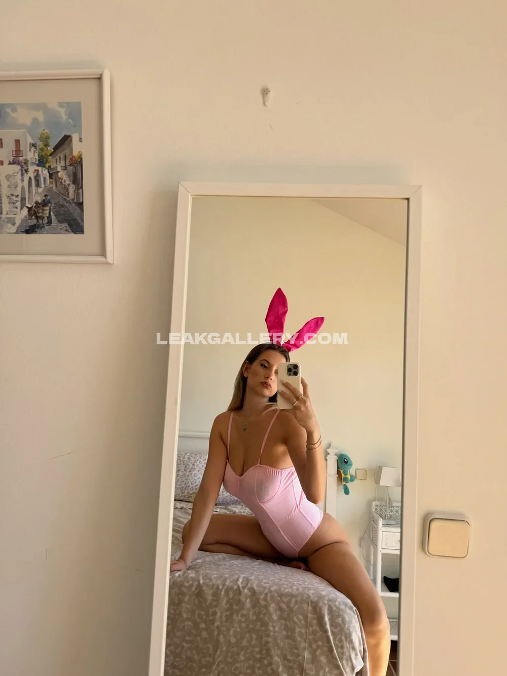 Laurasommaruga Pink Bodysuit Mirror Selfie OnlyFans Photo Leaked