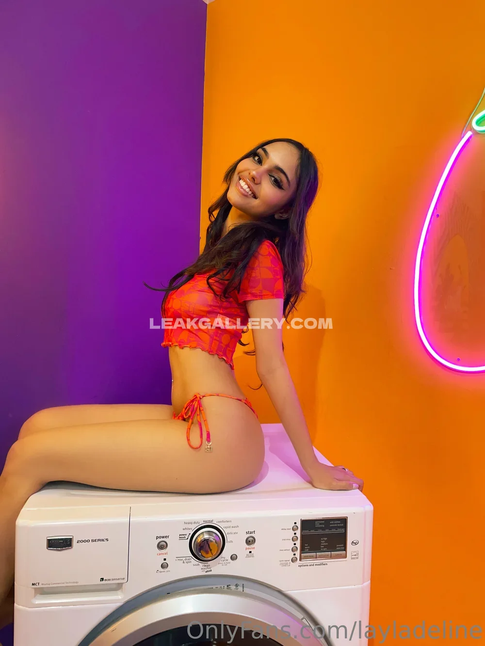 Layladeline Sitting On Washing Machine OnlyFans Photo Leaked