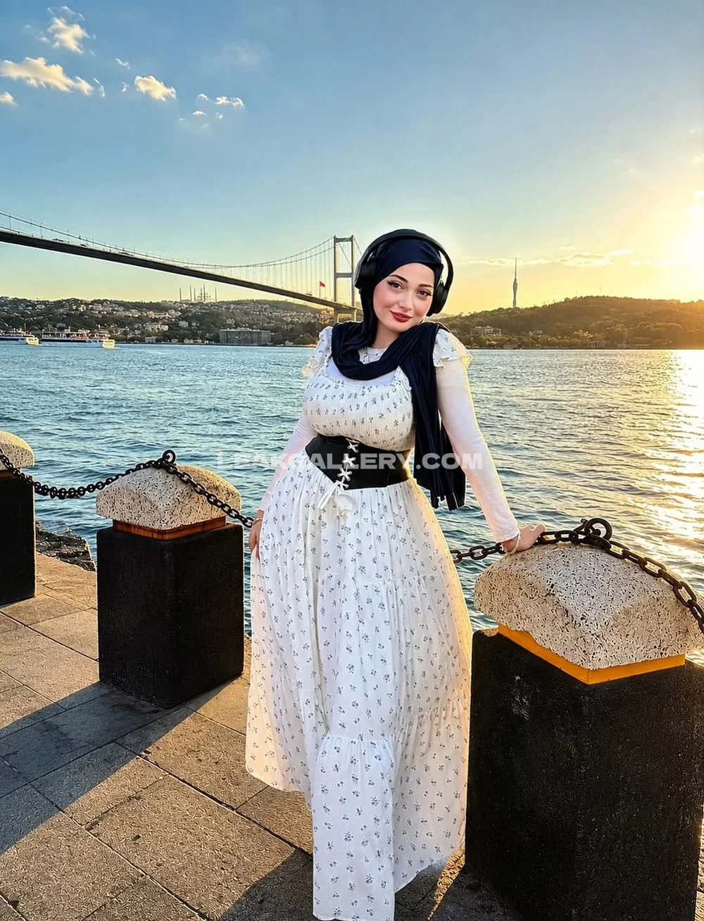 Zelal White Floral Dress Pose OnlyFans Photo Leaked