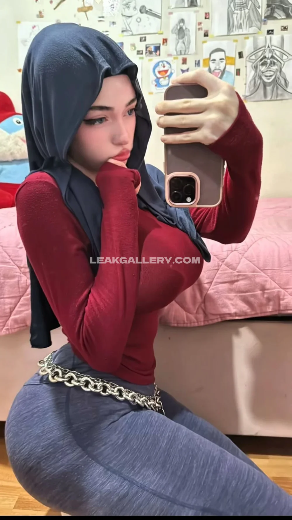 Zelal Hooded Selfie Pose OnlyFans Photo Leaked