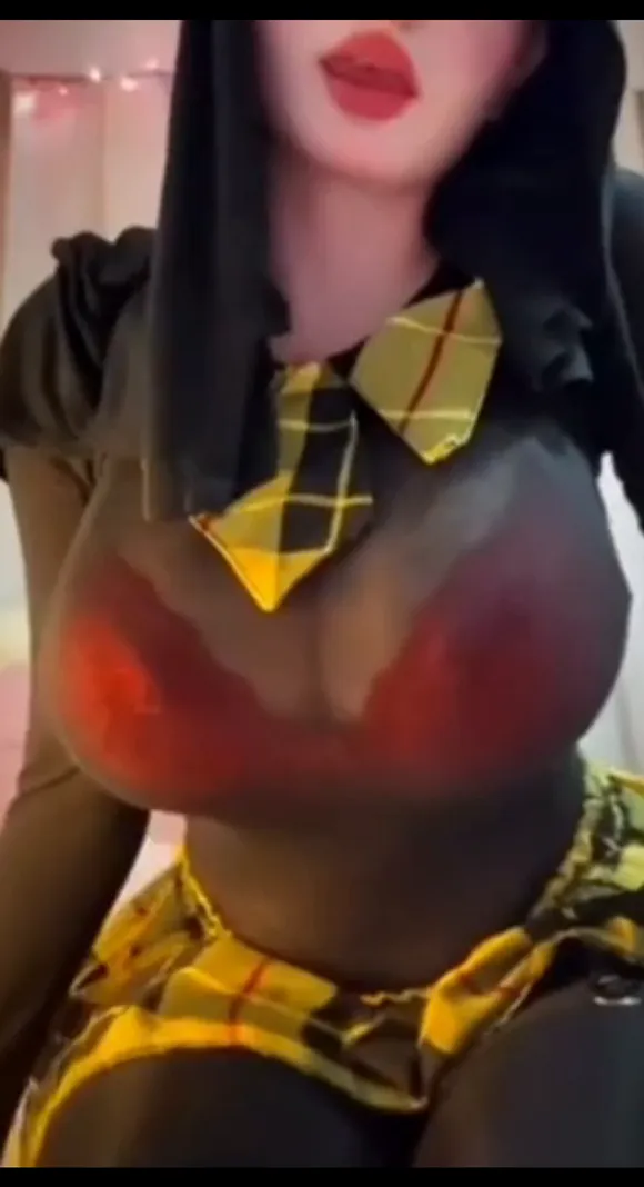 Zelal Schoolgirl Outfit Tease OnlyFans Video Leaked