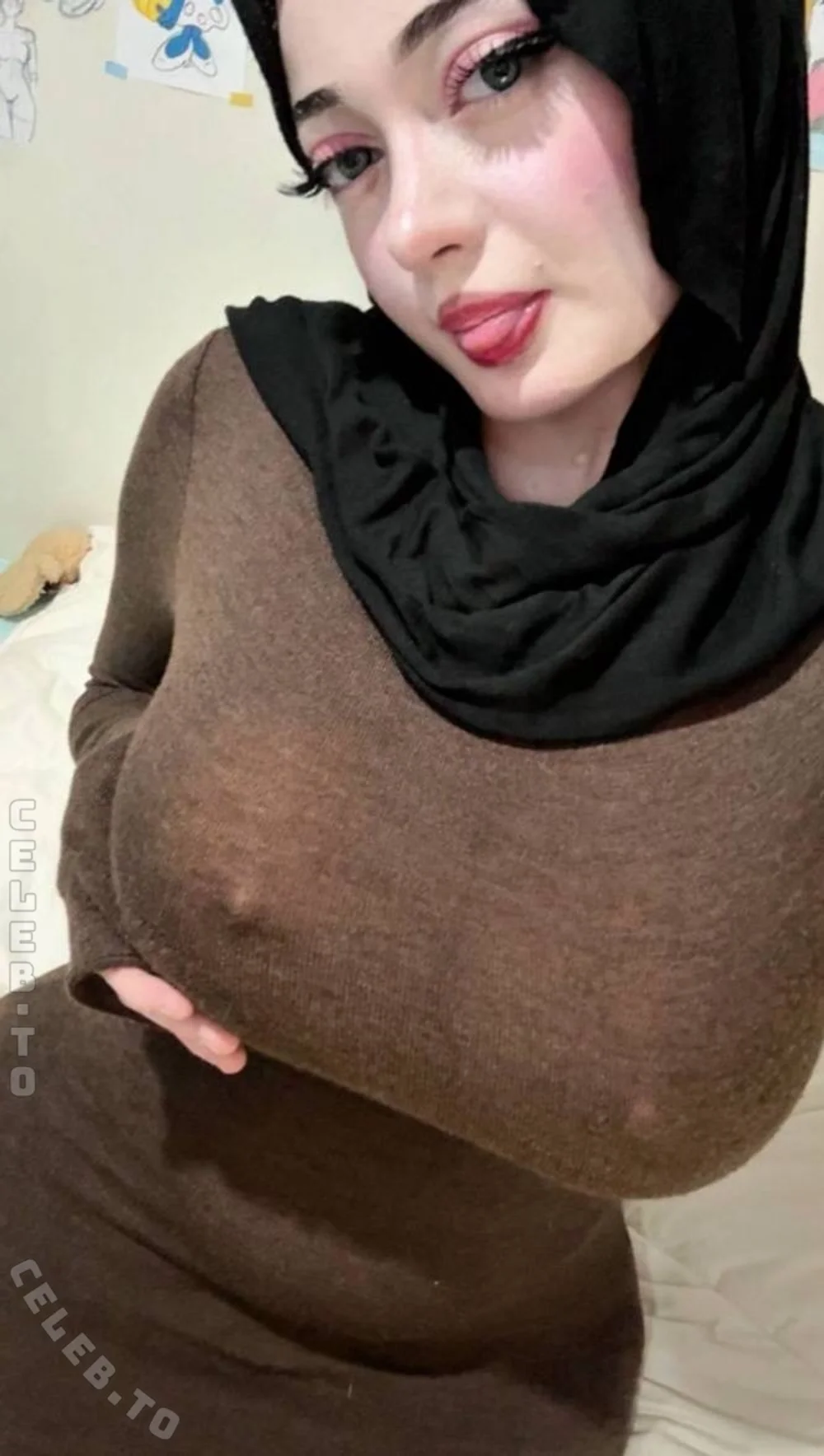 Zelal Sheer Top Pose OnlyFans Photo Leaked