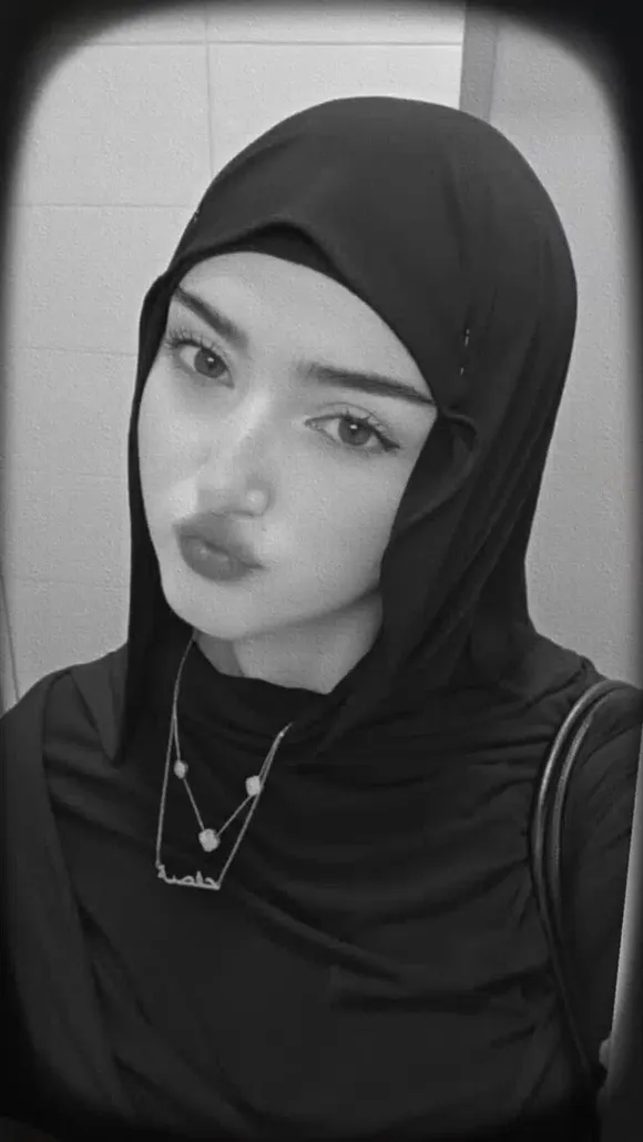 Zelal Hijab Selfie Closeup OnlyFans Video Leaked