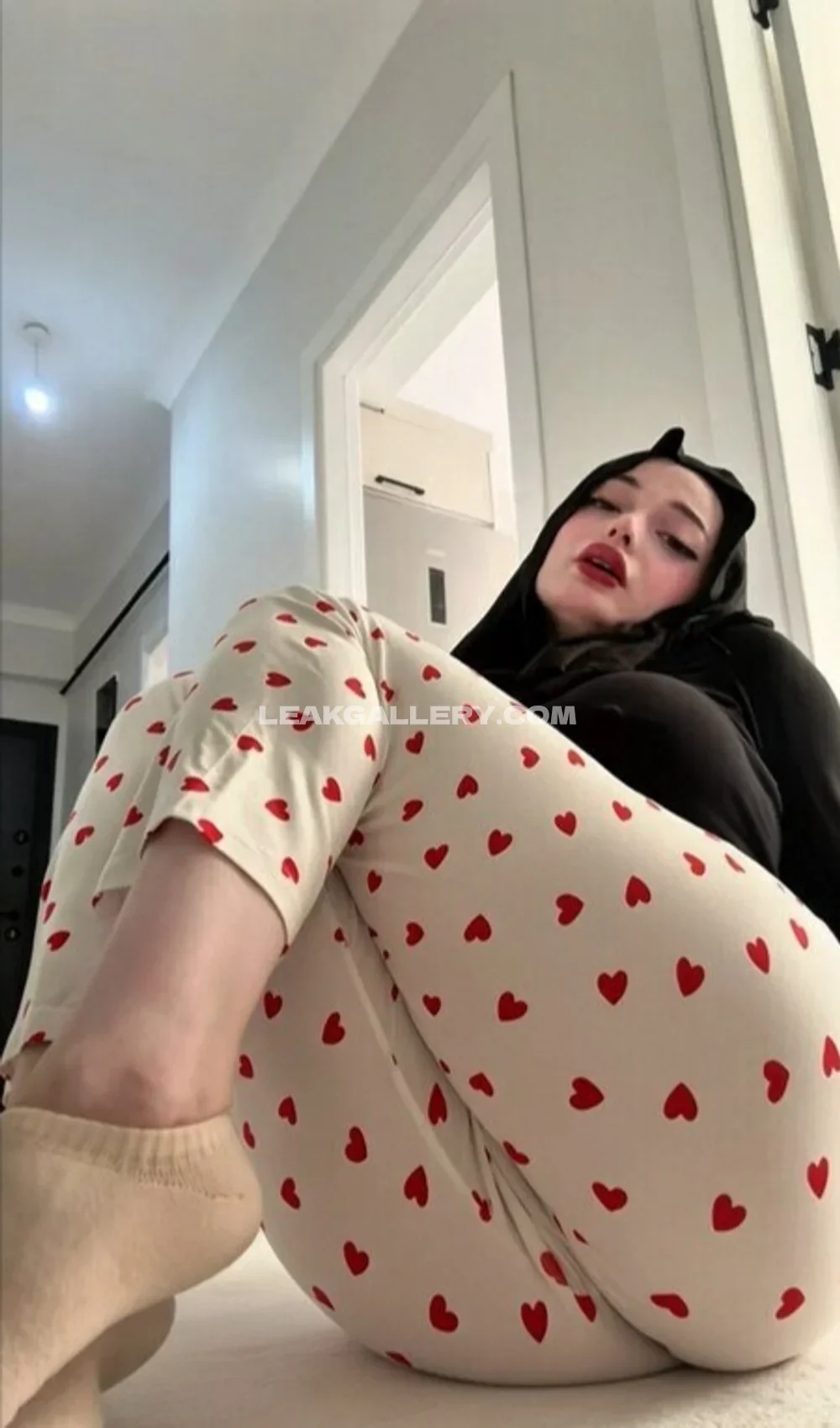 Zelal Heart Print Leggings Pose OnlyFans Photo Leaked