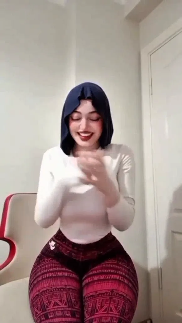 Zelal Hooded Top Tease OnlyFans Video Leaked