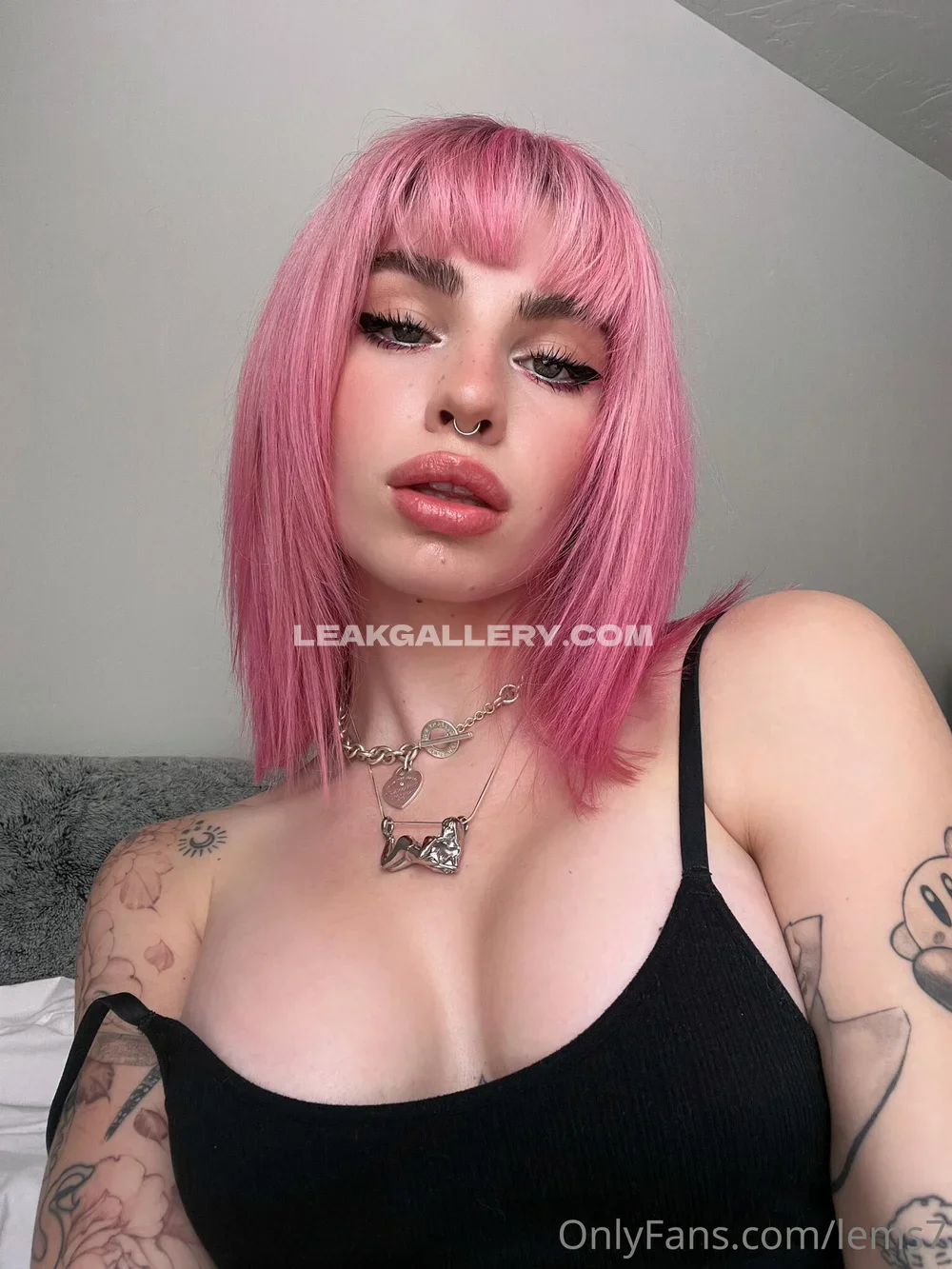 Lems7 Pink Wig Selfie Pose OnlyFans Photo Leaked