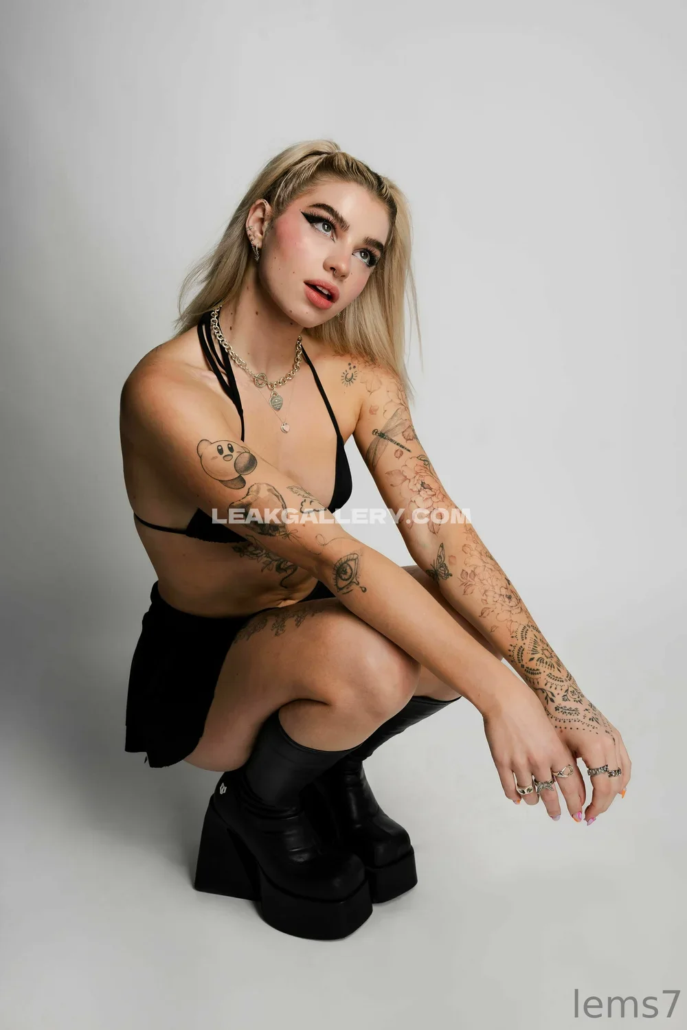 Lems7 Tattooed Bikini Crouch Pose OnlyFans Photo Leaked