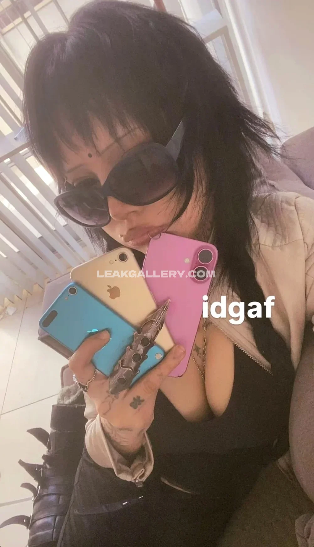 Leptotyphlops_ Sunglasses Selfie With Phones OnlyFans Photo Leaked