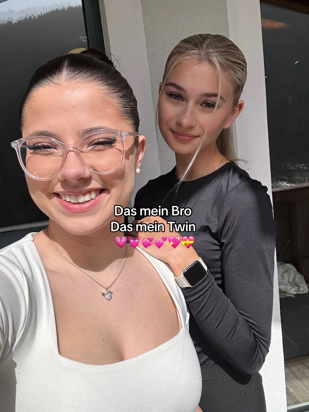 Lilou Secret Smiling Selfie With Friend OnlyFans Photo Leaked