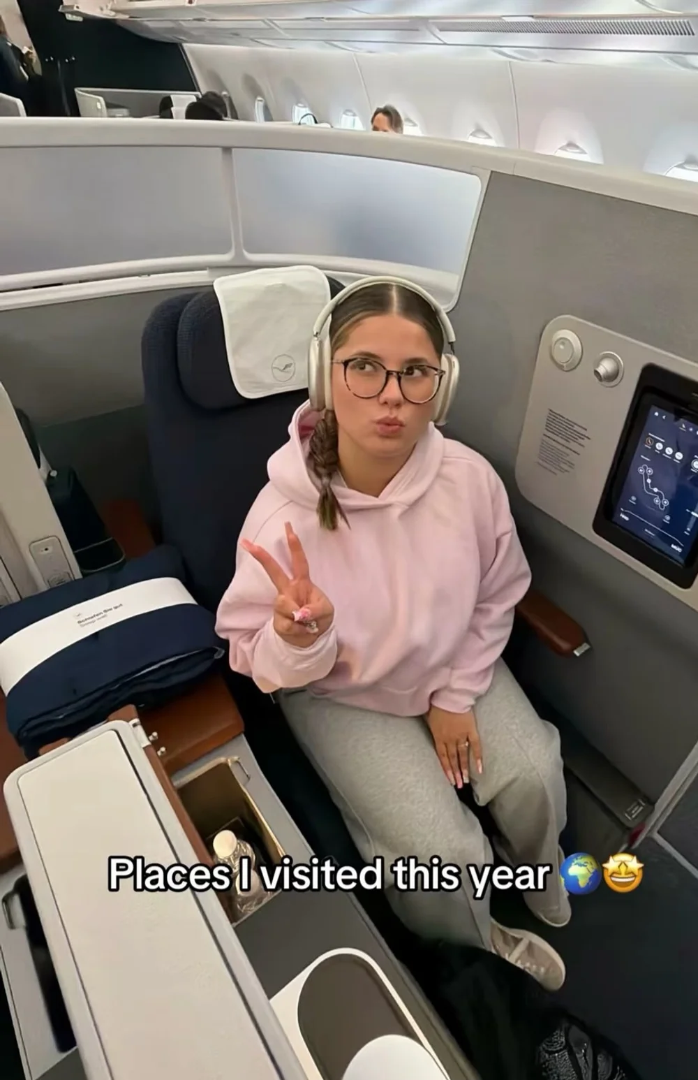 Lilou Secret Airplane Seat Peace Sign OnlyFans Photo Leaked