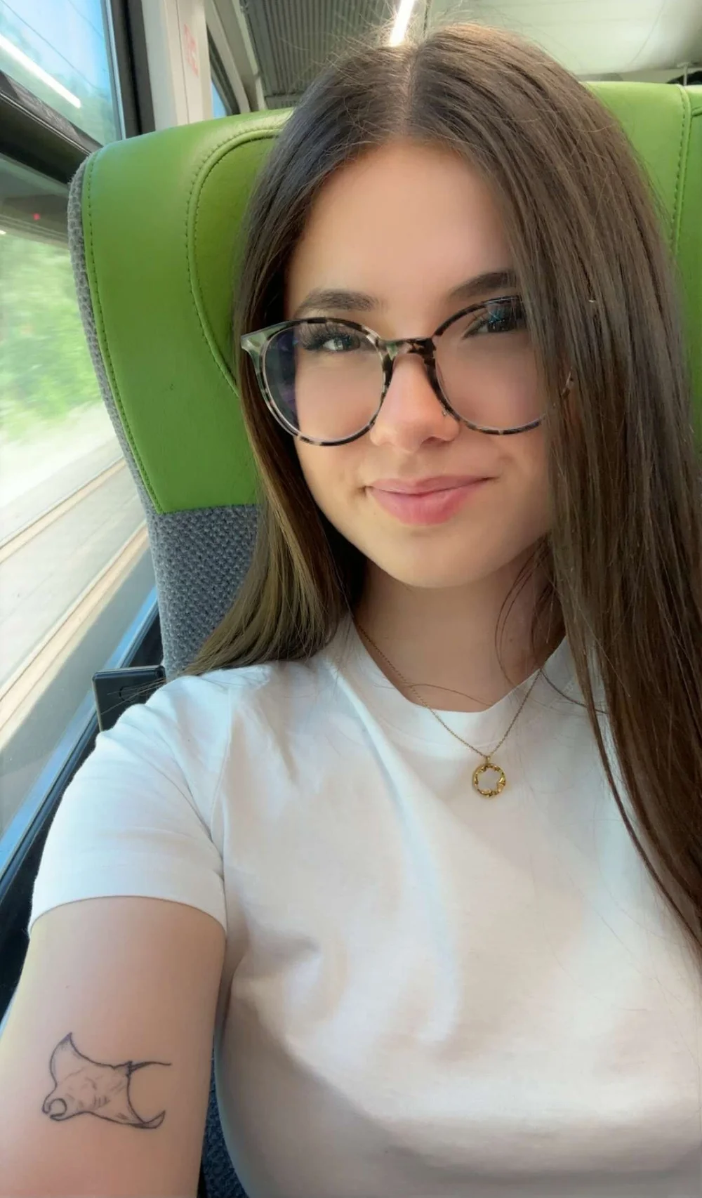 Lilou Secret Tattooed Arm Selfie OnlyFans Photo Leaked