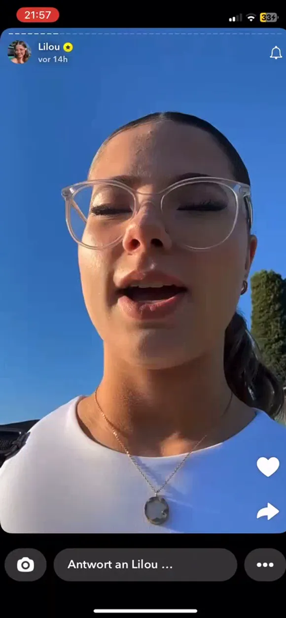 Lilou Secret Outdoor Selfie With Glasses OnlyFans Video Leaked