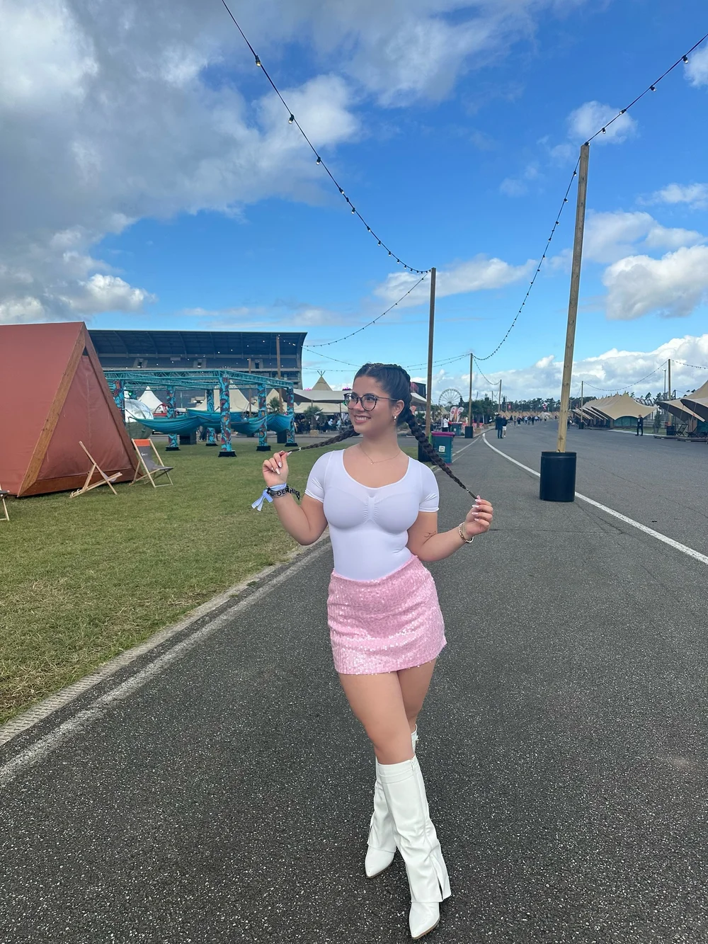 Lilou Secret White Bodysuit Festival Pose OnlyFans Photo Leaked