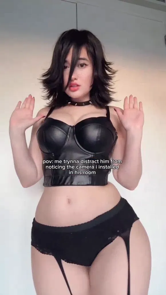Lilwaifulia Black Leather Bra Tease OnlyFans Video Leaked