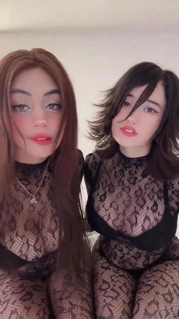 Lilwaifulia Black Lace Bodysuit Pose OnlyFans Video Leaked