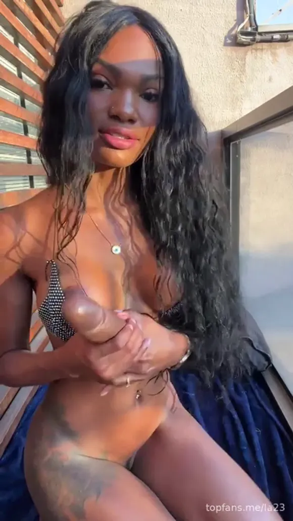 Liviasantana Naked Outdoor handjob OnlyFans Video Leaked