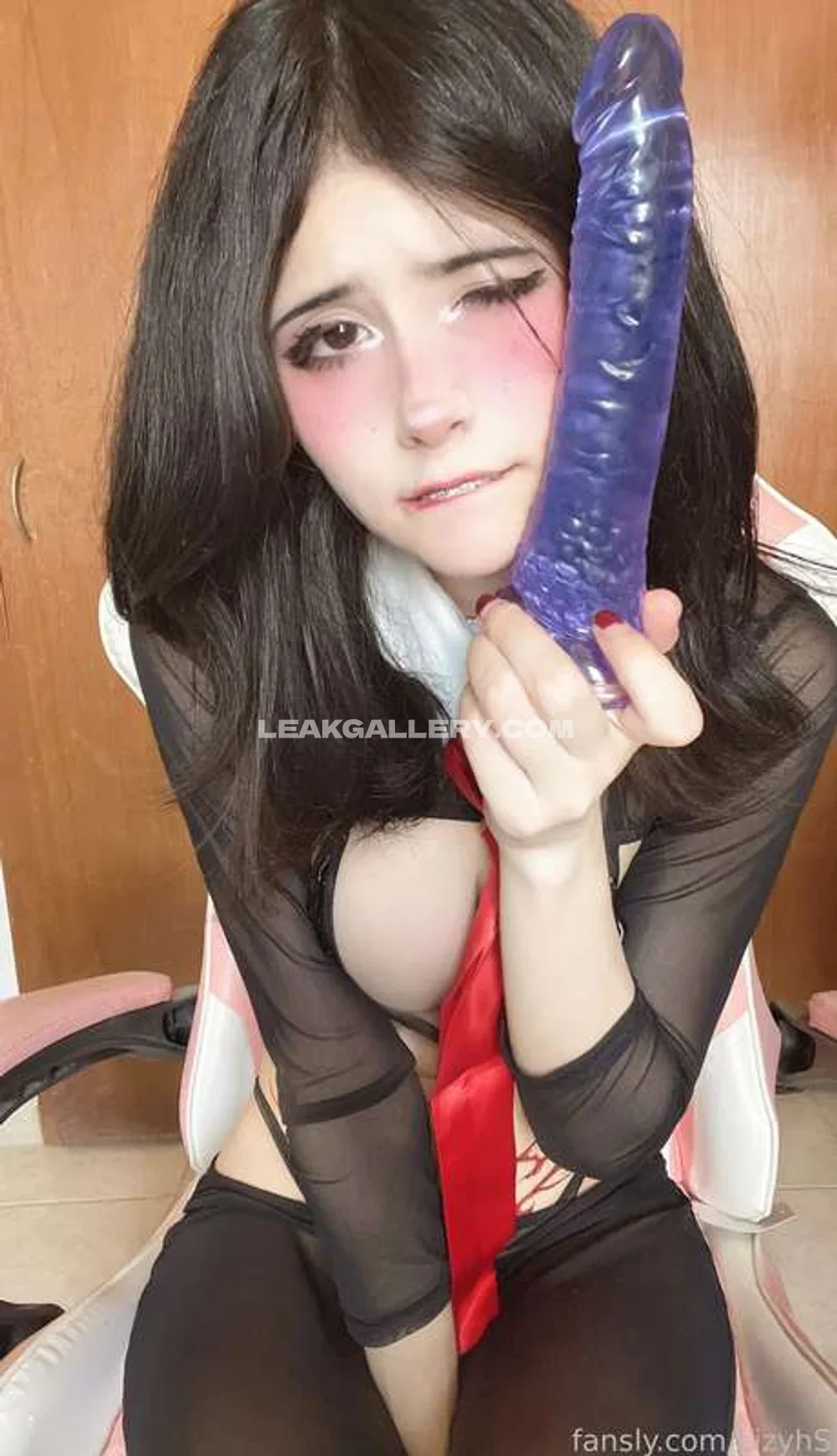 Lizyhsan Sheer Top With Dildo OnlyFans Photo Leaked