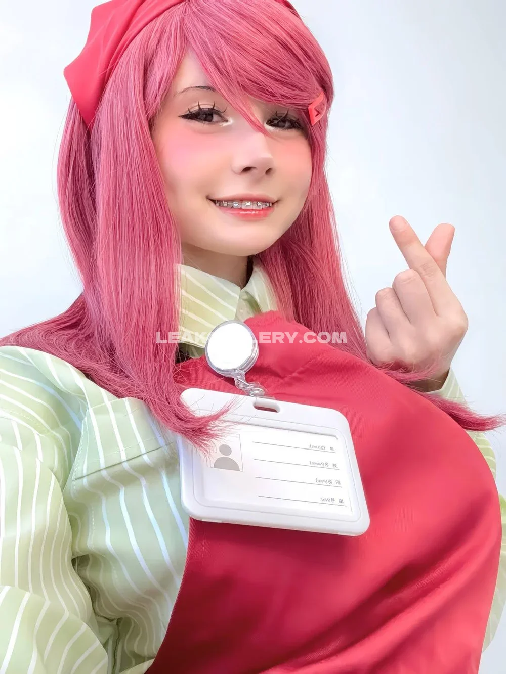 Lizyhsan Pink Wig Office Tease OnlyFans Photo Leaked