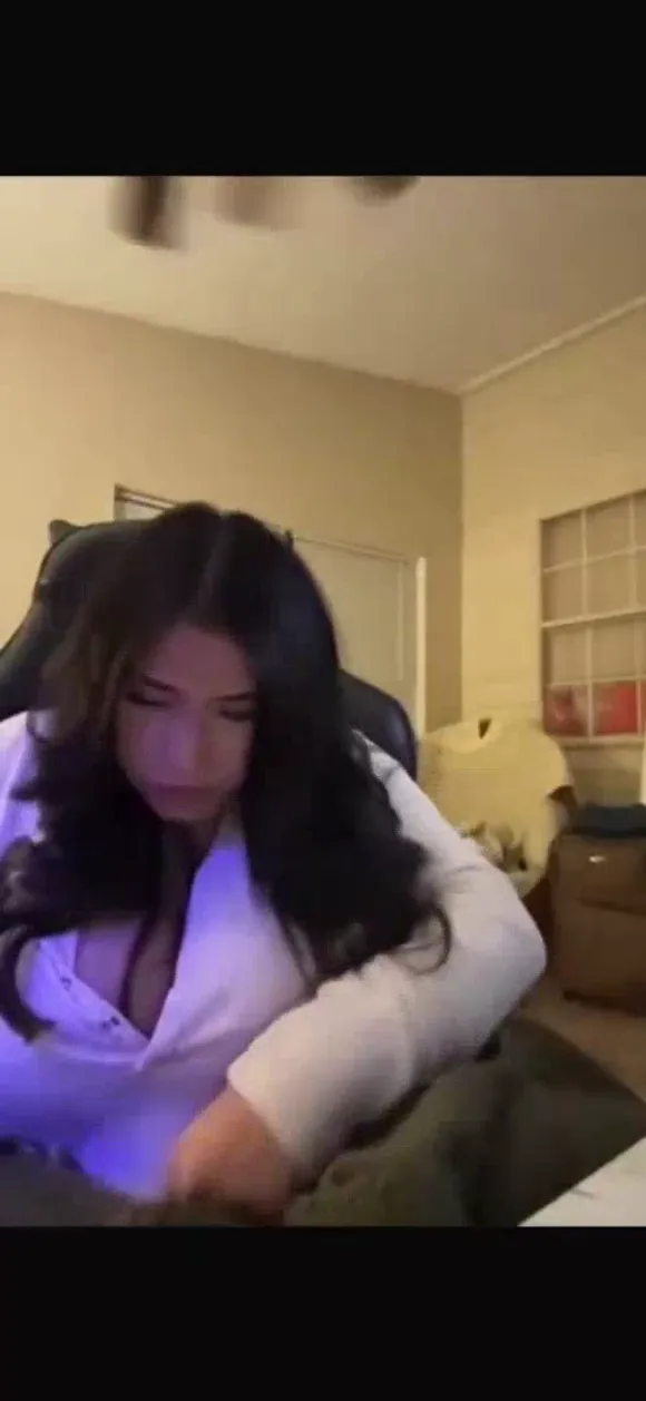 Loloriley_ White Shirt Tease OnlyFans Video Leaked