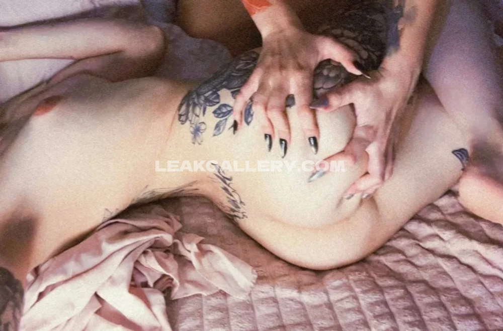 Loopsieartgallery Naked Ass Teasing Hands OnlyFans Photo Leaked