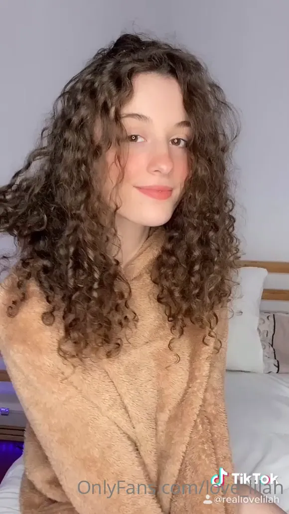 Lovelilah Fuzzy Robe Tease OnlyFans Video Leaked