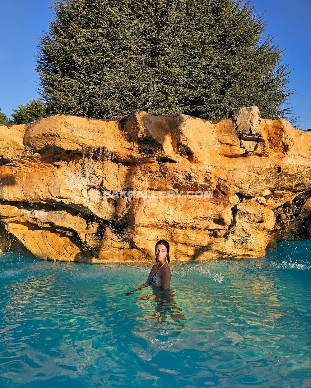 Lucrelisa Bikini Pool Pose OnlyFans Photo Leaked