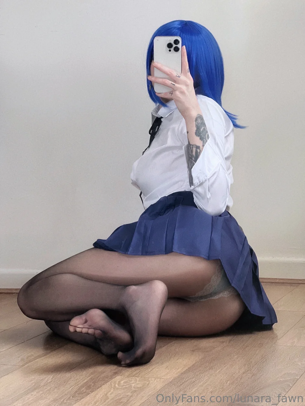 Lunara_fawn Blue Wig Schoolgirl Pose OnlyFans Photo Leaked