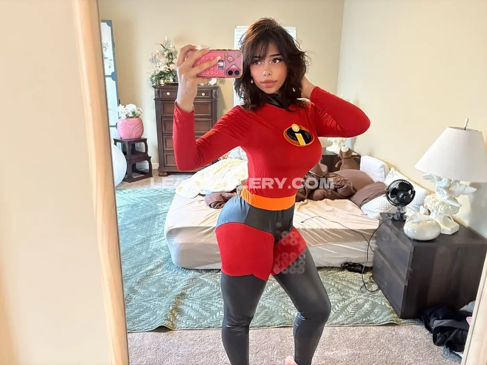 Luvedbyhannah Incredibles Costume Selfie OnlyFans Photo Leaked