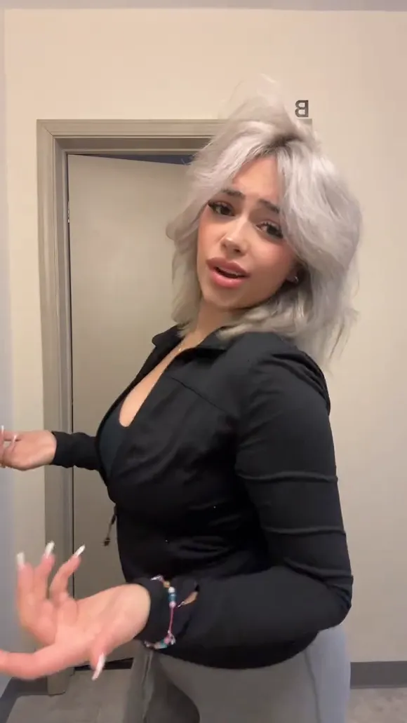 Luvedbyhannah Black Top Pose OnlyFans Video Leaked