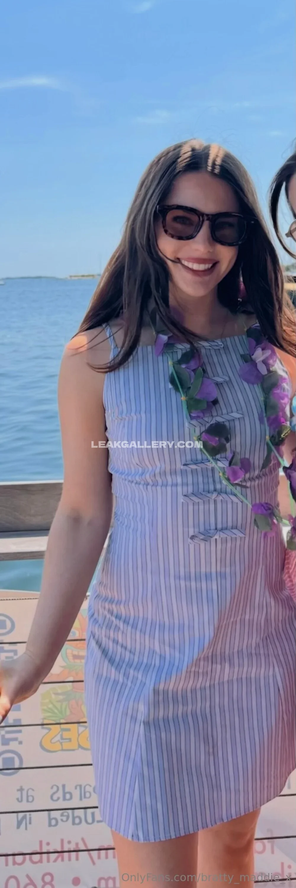 Maddiewrenx Smiling In Striped Dress OnlyFans Photo Leaked