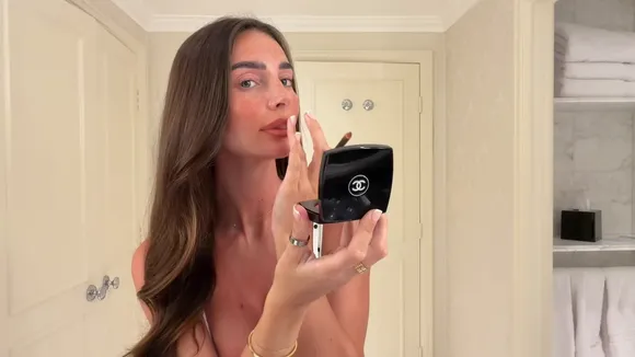 Maddycheary Topless Mirror Selfie OnlyFans Video Leaked