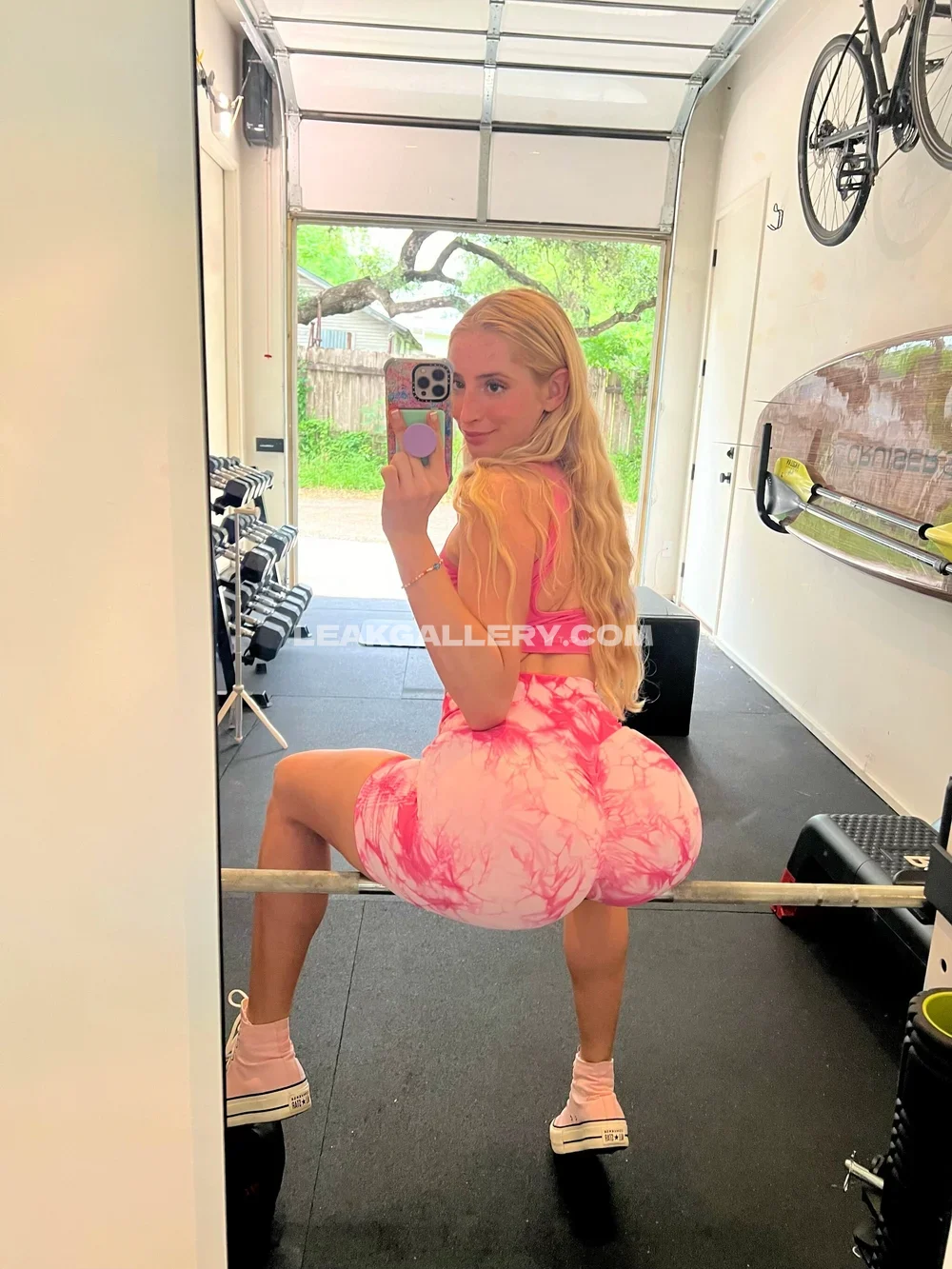 Madisonmoores Pink Tie-Dye Shorts Squat OnlyFans Photo Leaked