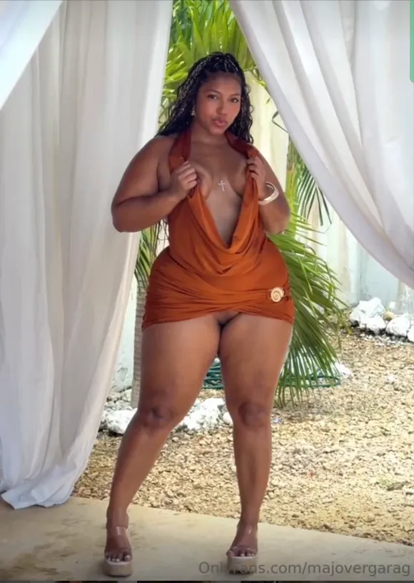Majovergarag Orange Dress Tease OnlyFans Video Leaked