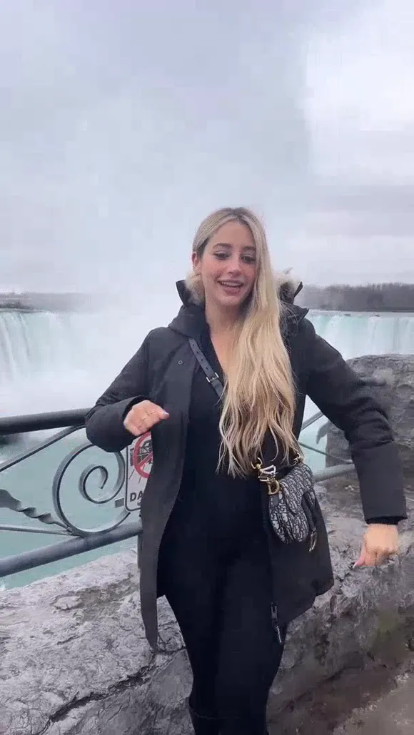 Mariamolivera Black Coat Outdoor Pose OnlyFans Video Leaked