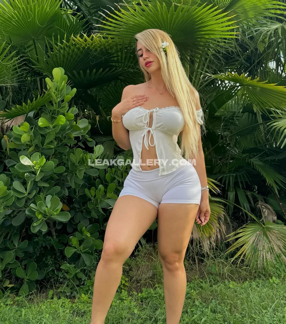 Mariamolivera White Top And Shorts OnlyFans Photo Leaked