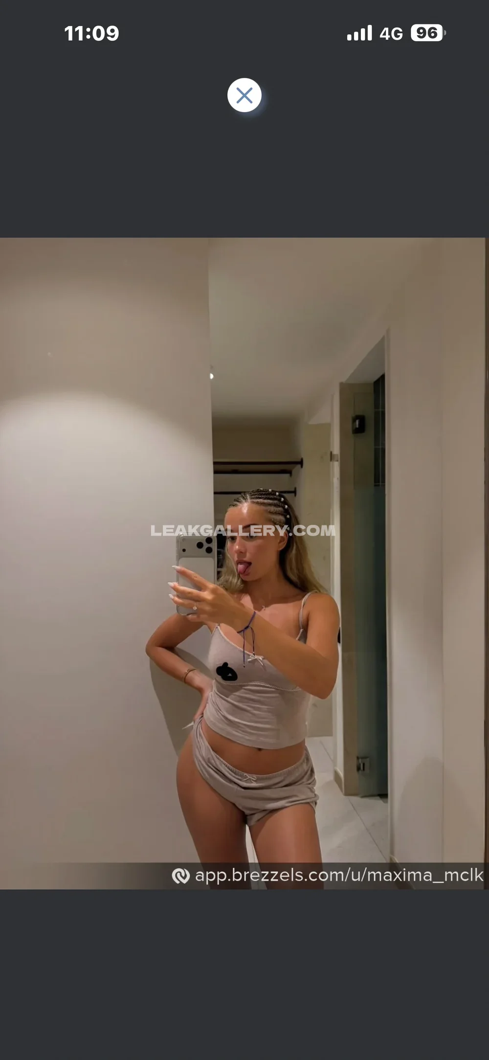 Maxima_mclk Tongue Out Mirror Selfie OnlyFans Photo Leaked