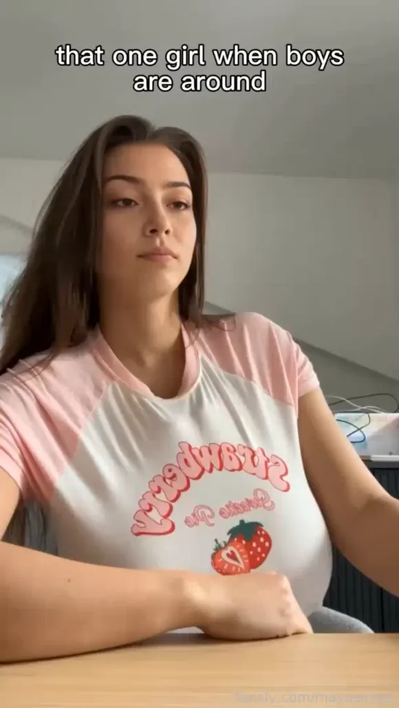 Mayasinger Pink And White Tee OnlyFans Video Leaked