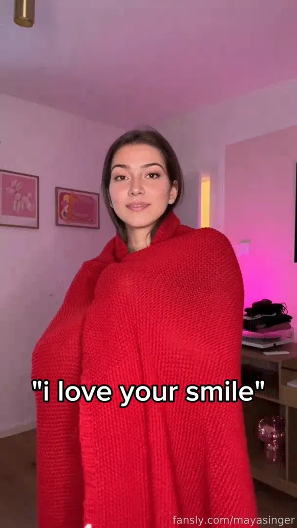 Mayasinger Wrapped In Red Sweater OnlyFans Video Leaked