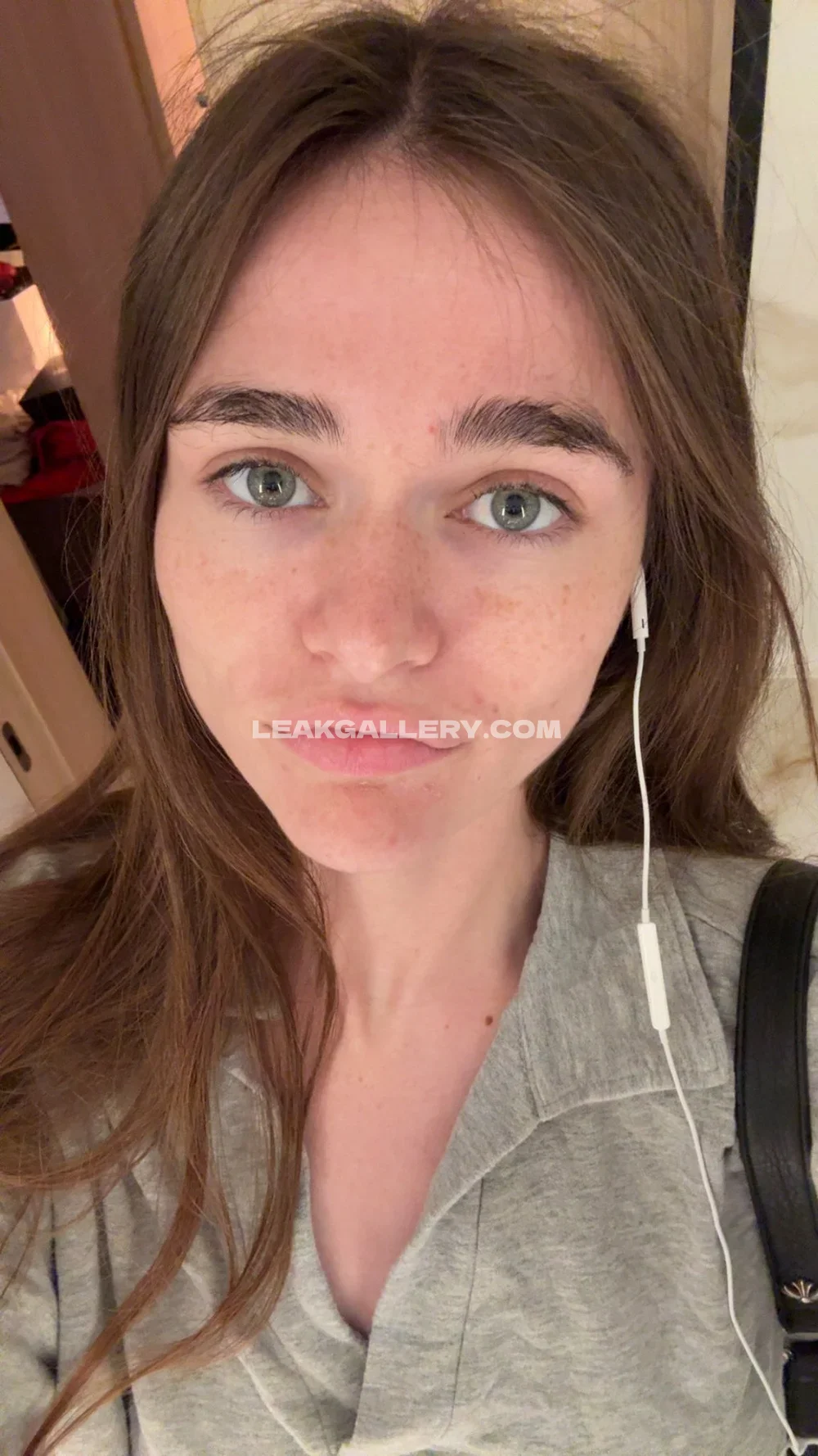 Meg Nut Freckled Face Close Up OnlyFans Photo Leaked