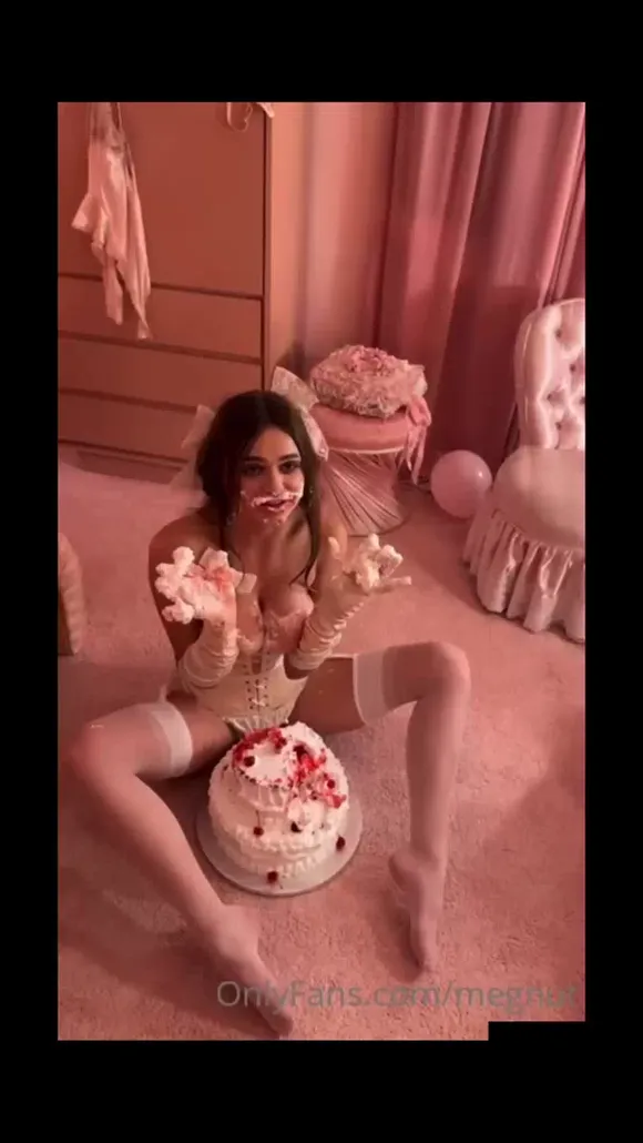 Megnut Naked Cake Play Tease OnlyFans Video Leaked