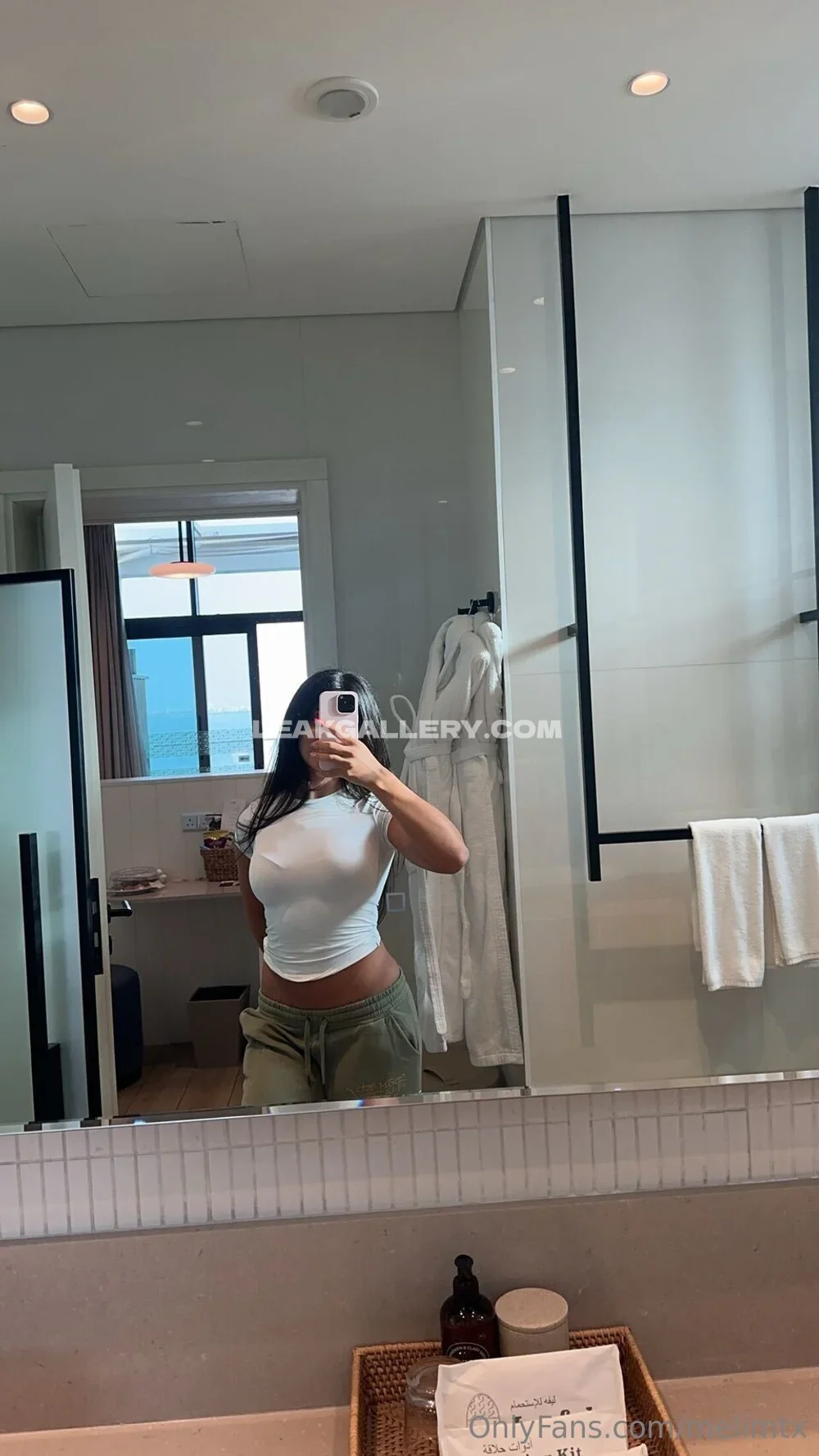 Melimtx Mirror Selfie In Crop Top OnlyFans Photo Leaked